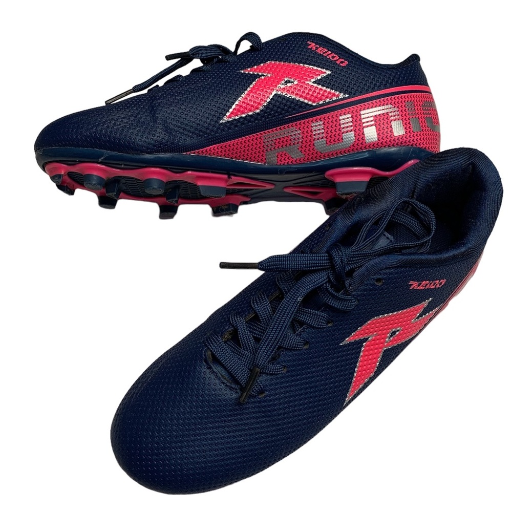 Runic boys/girls size 6 outdoor soccer shoes (fits like a 5-5.5)